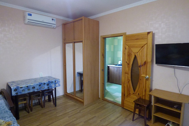 Фото 6. Номер в курортном районе Евпатории