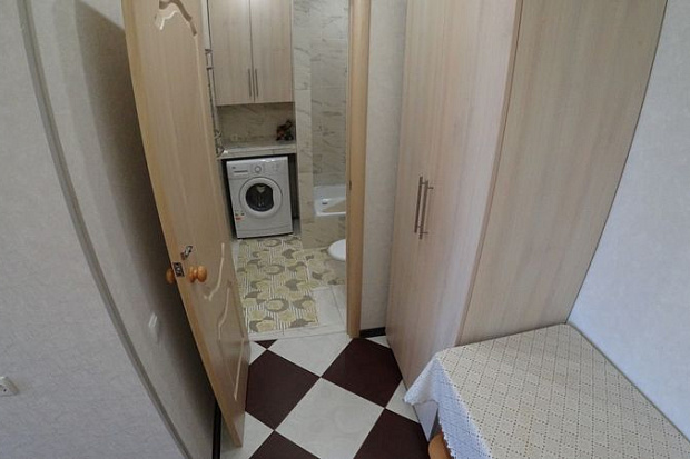 Фото 21. Двухкомнатный номер с видом на море в Евпатории