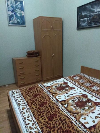 Фото 3. Трехкомнатная квартира с высокими потолками в старом городе