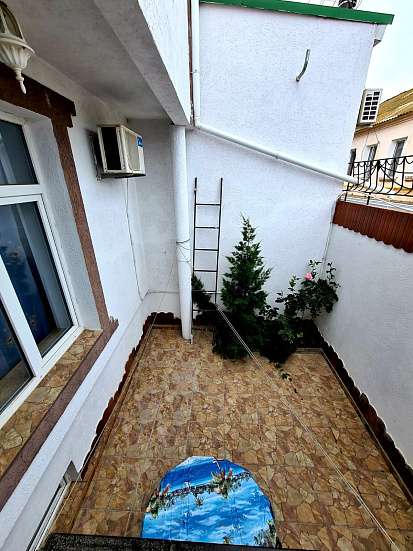 Фото 13. Двухкомнатный дом с двором в исторической части Евпатории