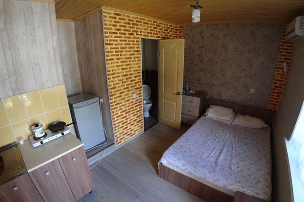 Фото 1. Двухместный домик-студия в курортной зоне Евпатории