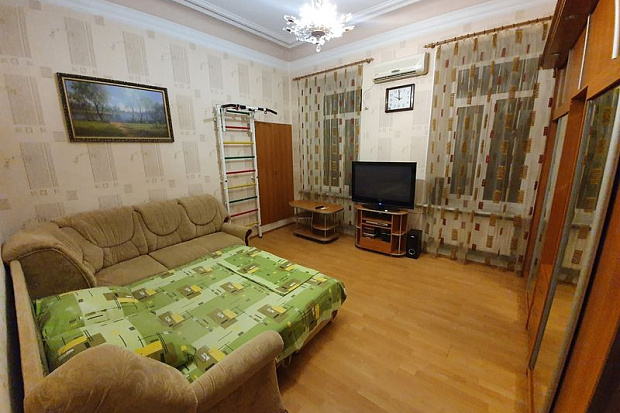 Фото 7. Трехкомнатная квартира в курортной зоне Евпатории