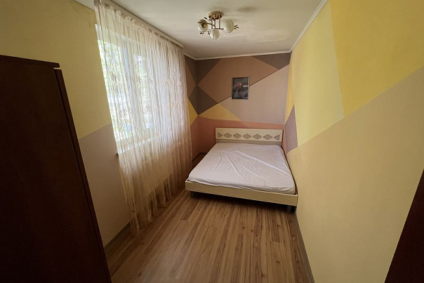 Фото 4. Трехкомнатный номер с большим ухоженным двором