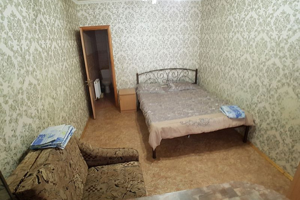 Фото 3. Номер-студия в курортной зоне Евпатории посуточно