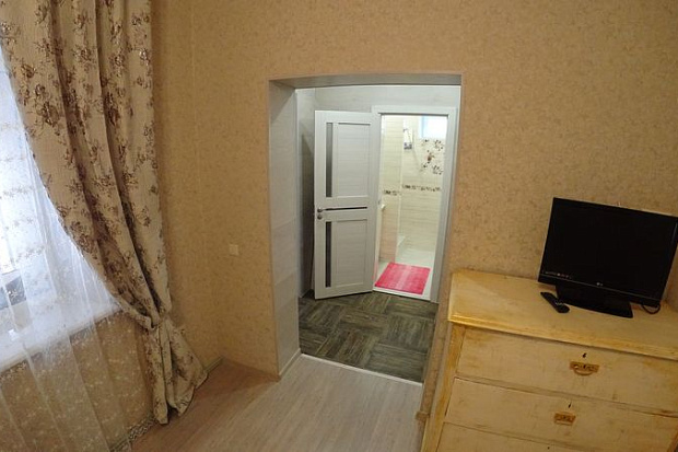 Фото 6. Трехкомнатный дом с отдельным двориком на ул. Санаторской
