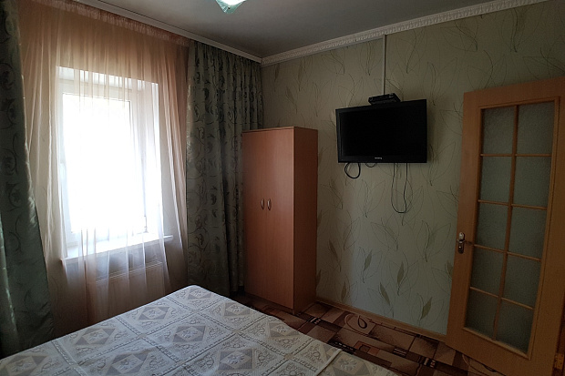 Фото 4. Двухкомнатный номер в курортной зоне Евпатории