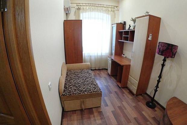 Фото 22. Трехкомнатный дом с отдельным двориком в Евпатории