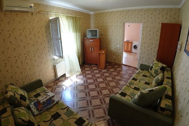 Фото 2. Уютный однокомнатный номер в районе центрального рынка 