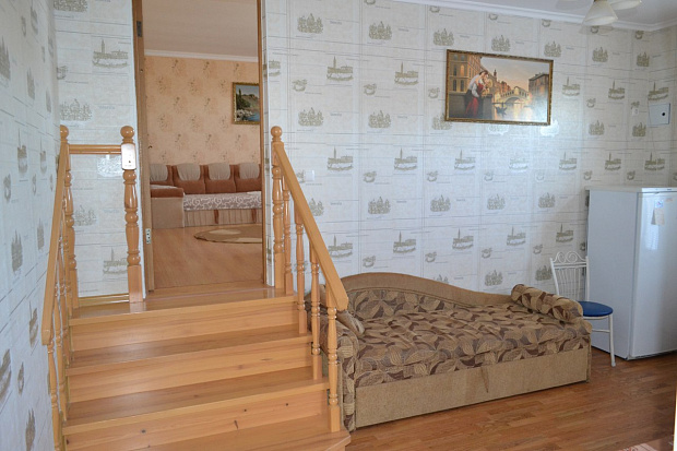 Фото 4. Просторный двухкомнатный номер в курортном районе