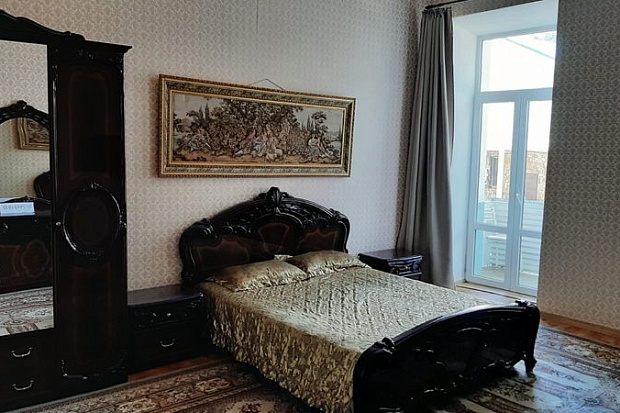 Фото 1. Просторная двухкомнатная квартира в курортной зоне