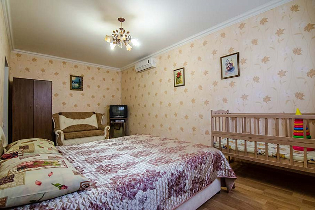 Фото 6. Семейный трёхкомнатный люкс в центре Евпатории