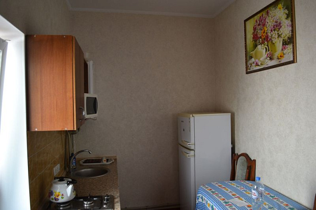 Фото 9. Двухкомнатный дом с террасой в курортной зоне по ул. Санаторской 