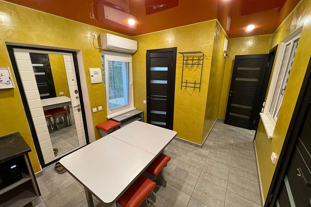 Фото 5. Двухкомнатный домик с новым ремонтом в санаторной зоне Евпатории