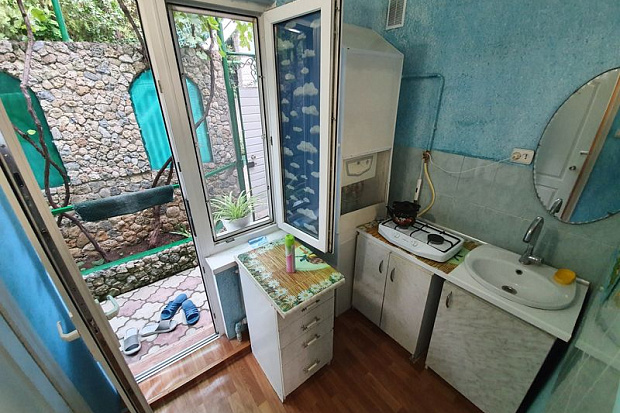 Фото 6. Двухкомнатный домик в курортной зоне Евпатории недалеко от песчаных пляжей