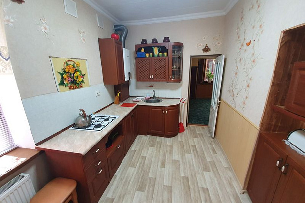 Фото 3. Двухкомнатный домик возле кинотеатра 