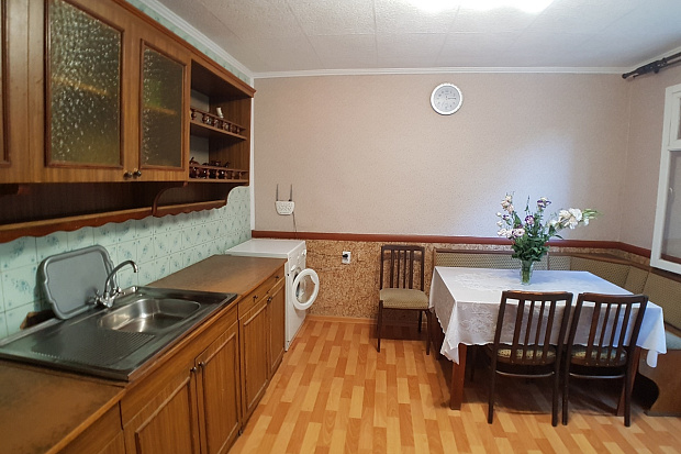 Фото 3. Трехкомнатный дом рядом с аттракционами и зоопарком в Евпатории
