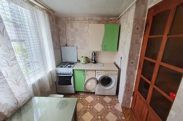 Фото 1. Трехкомнатный номер в общем дворе