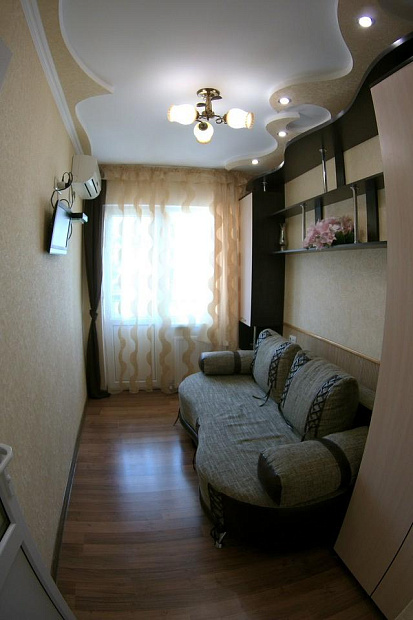 Фото 8. Трехкомнатный коттедж возле парка Фрунзе