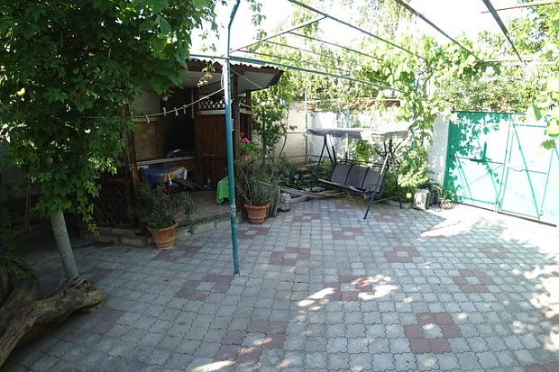 Фото 3. Двухкомнатный дом в тихом центре Евпатории