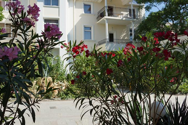 Фото 17. Чудесная двухкомнатная квартира с балконом в курортной зоне Евпатории