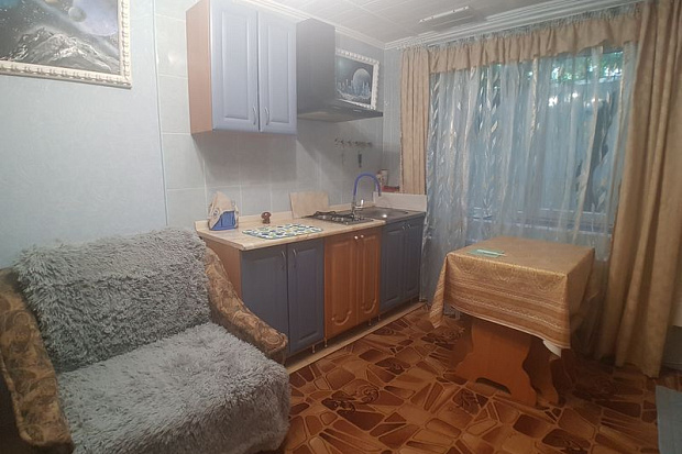 Фото 8. Недорогой двухкомнатный дом со своим уютным двором