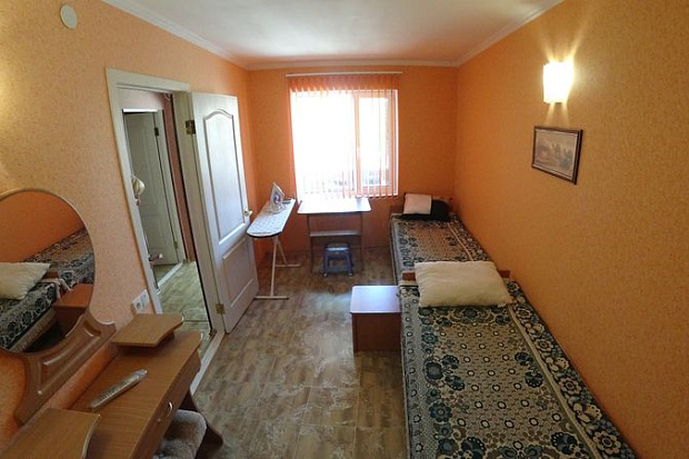 Фото 5. Уютный двухкомнатный номер в центре Евпатории 