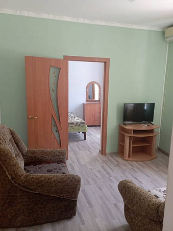 Фото 5. Двухкомнатный дом рядом с парком Фрунзе