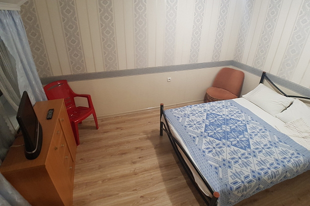 Фото 3. Двухкомнатный номер в центре Евпатории