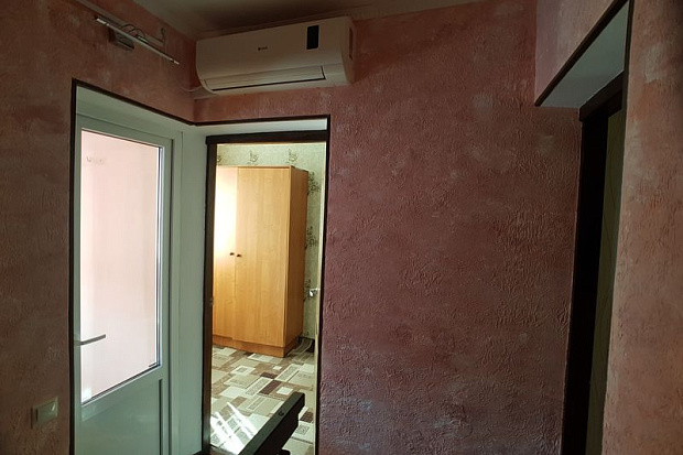 Фото 20. Недорогой трехкомнатный дом в Евпатории с кухней-студией