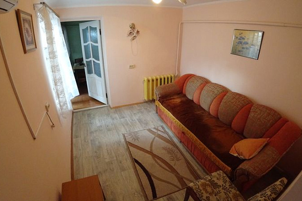 Фото 4. Уютный трехкомнатный дом в курортной зоне Евпатории
