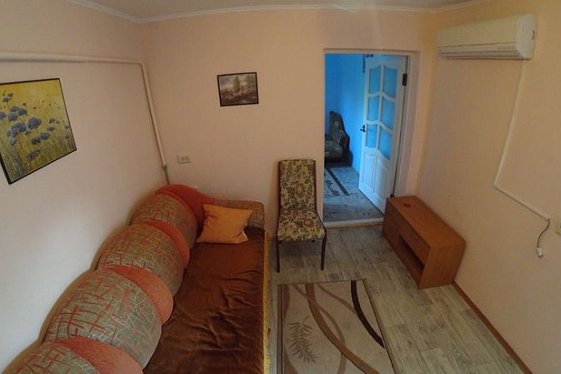 Фото 3. Уютный трехкомнатный дом в курортной зоне Евпатории