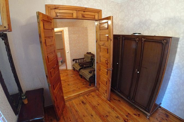 Фото 6. Двухкомнатный дом в тихом центре Евпатории