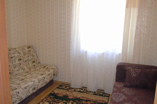 Фото 4. Двухкомнатный номер с балконом по ул. Санаторской в Евпатории