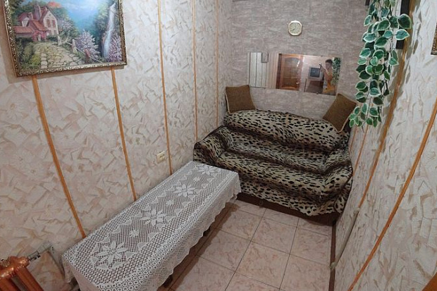 Фото 14. Трехкомнатный дом с небольшим отдельным двориком