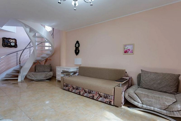 Фото 12. Уютный двухкомнатный номер в санаторной зоне Евпатории