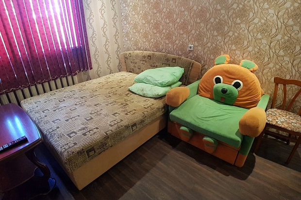 Фото 21. Двухкомнатный коттедж с террасой в Евпатории