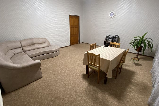 Фото 2. Большой четырёхкомнатный дом в пригороде Евпатории