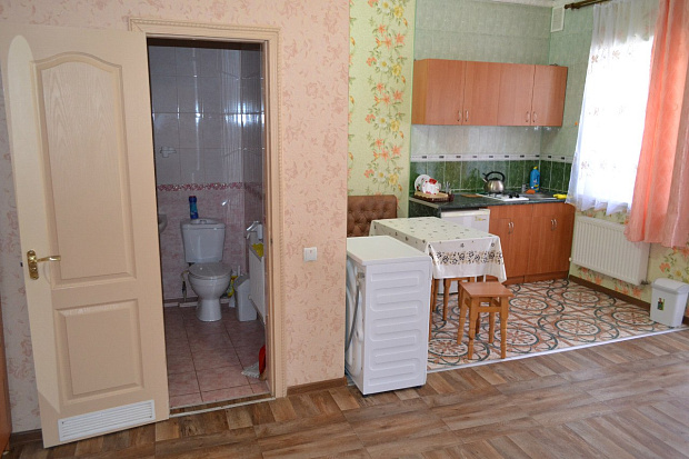 Фото 4. Доступный однокомнатный номер в центре Евпатории