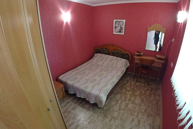 Фото 7. Уютный двухкомнатный номер в центре Евпатории 