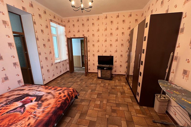 Фото 3. Двухкомнатный номер в центре Евпатории