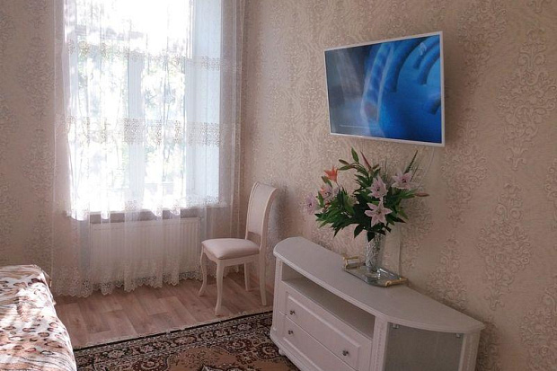 Фото 6. Двухкомнатный дом в центральной части Евпатории