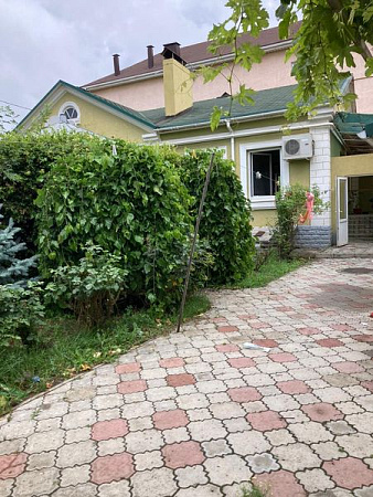 Фото 3. Трёхкомнатный дом с двумя санузлами и своим двором