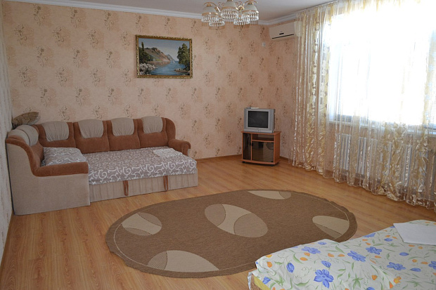 Фото 5. Просторный двухкомнатный номер в курортном районе