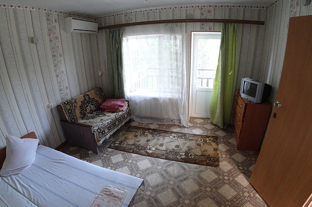 Фото 5. Недорогой просторный номер в 200 метрах от пляжа