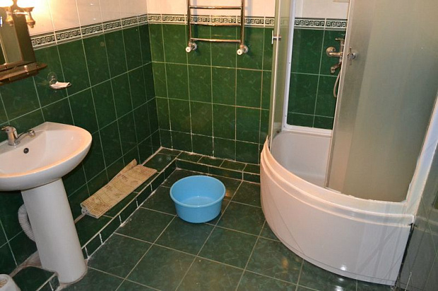Фото 9. Хороший двухкомнатный номер в курортной зоне Евпатории