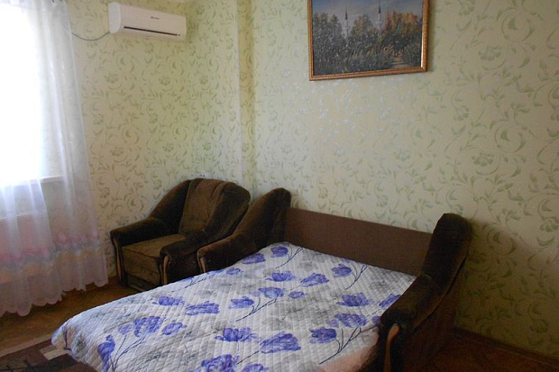 Фото 2. Двухкомнатный номер со всеми удобствами рядом с пляжем Солярис