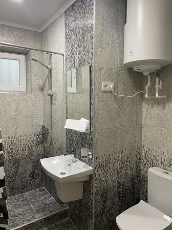 Фото 9. Двухкомнатный домик в светлых тонах со своим двором на ул. Горького