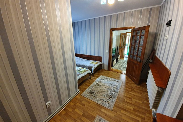 Фото 9. Дом с красивым двором в санаторно-курортной зоне