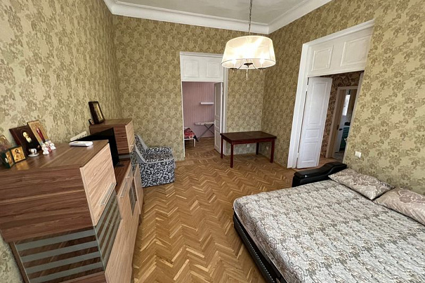 Фото 8. Трёхкомнатный дом со всеми удобствами в центре Евпатории