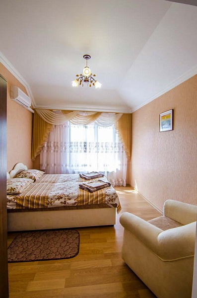 Фото 21. Трёхкомнатные апартаменты в центре Евпатории
